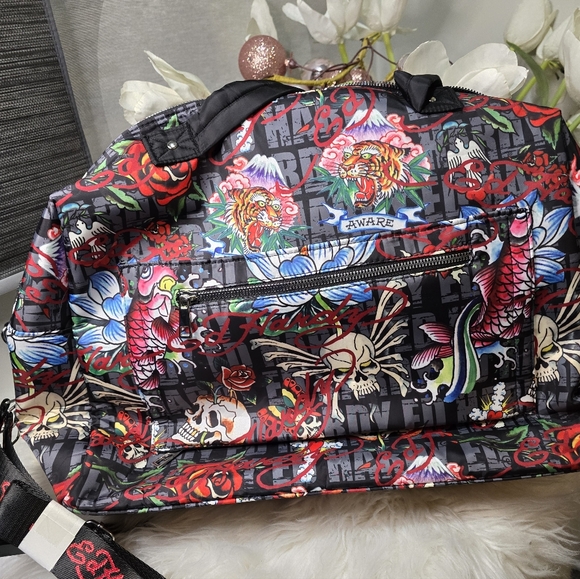 Ed Hardy Tattoo Skull Heart Print Duffel Bag Rhinestone Patch  Carry On New - Picture 6 of 8